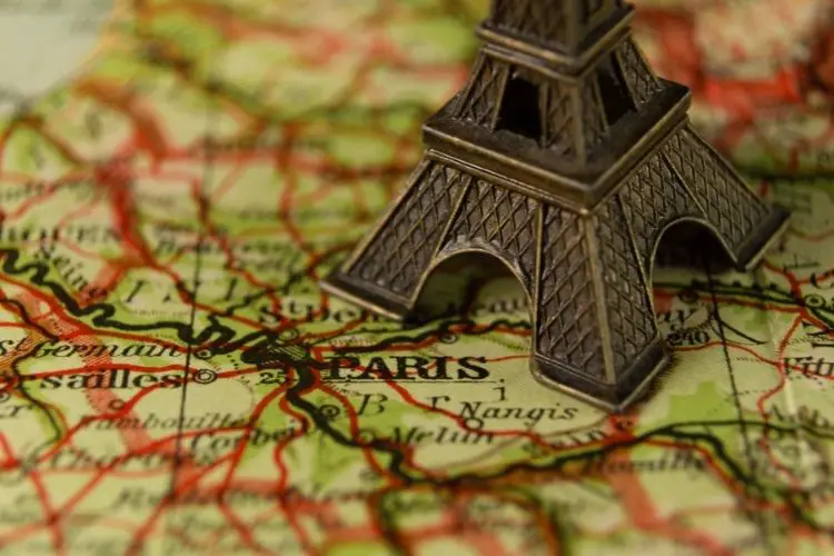 places to visit on vacation in france